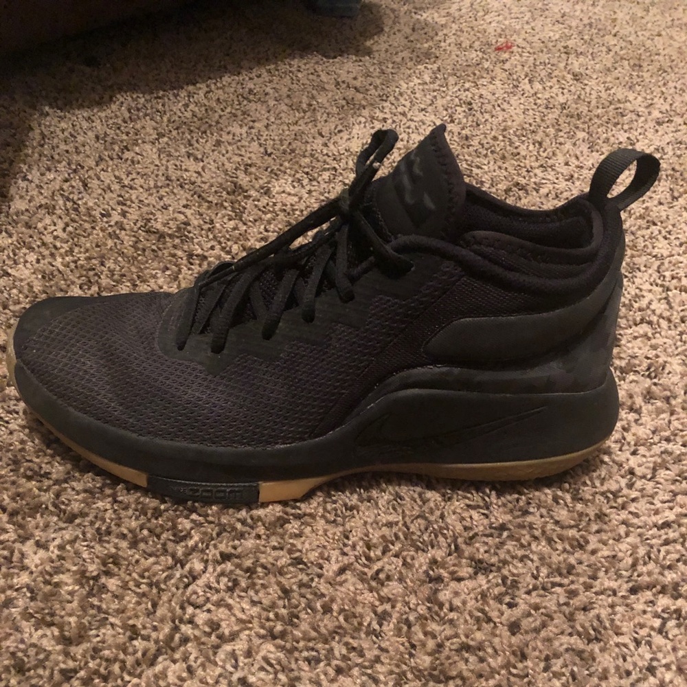 Men’s Nike shoes